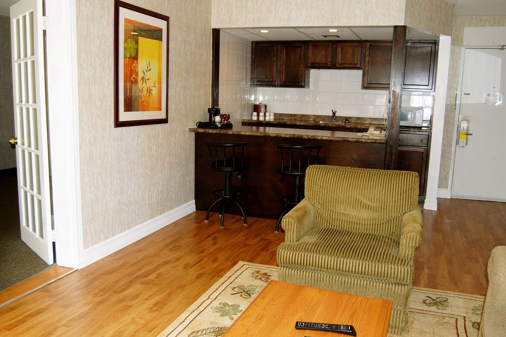 Days Inn By Wyndham Bridgewater Conference Center Экстерьер фото